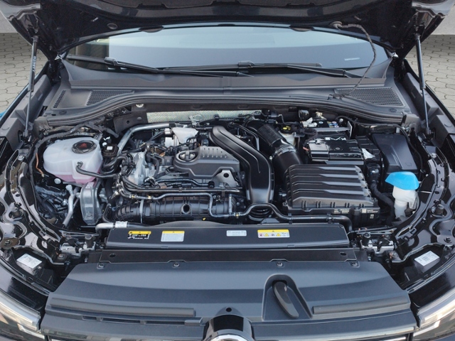 Passat Variant Business 1.5eTSI DSG/AHK/Navi/SHZ