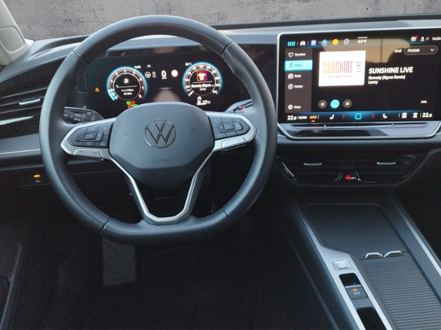 Passat Variant Business 1.5eTSI DSG/AHK/Navi/SHZ